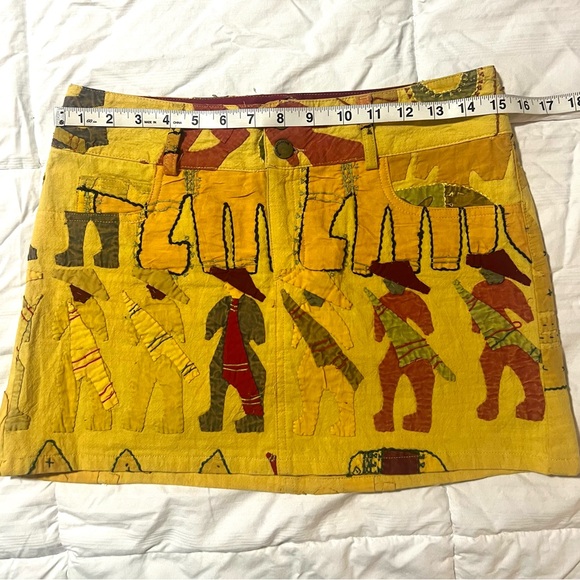 Alice+ Olivia Vintage Mini Skirt Rare Yellow Embroidered  SZ 2 EUC - Picture 7 of 8